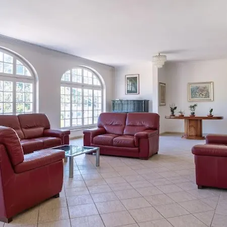 Apartment In Rome
